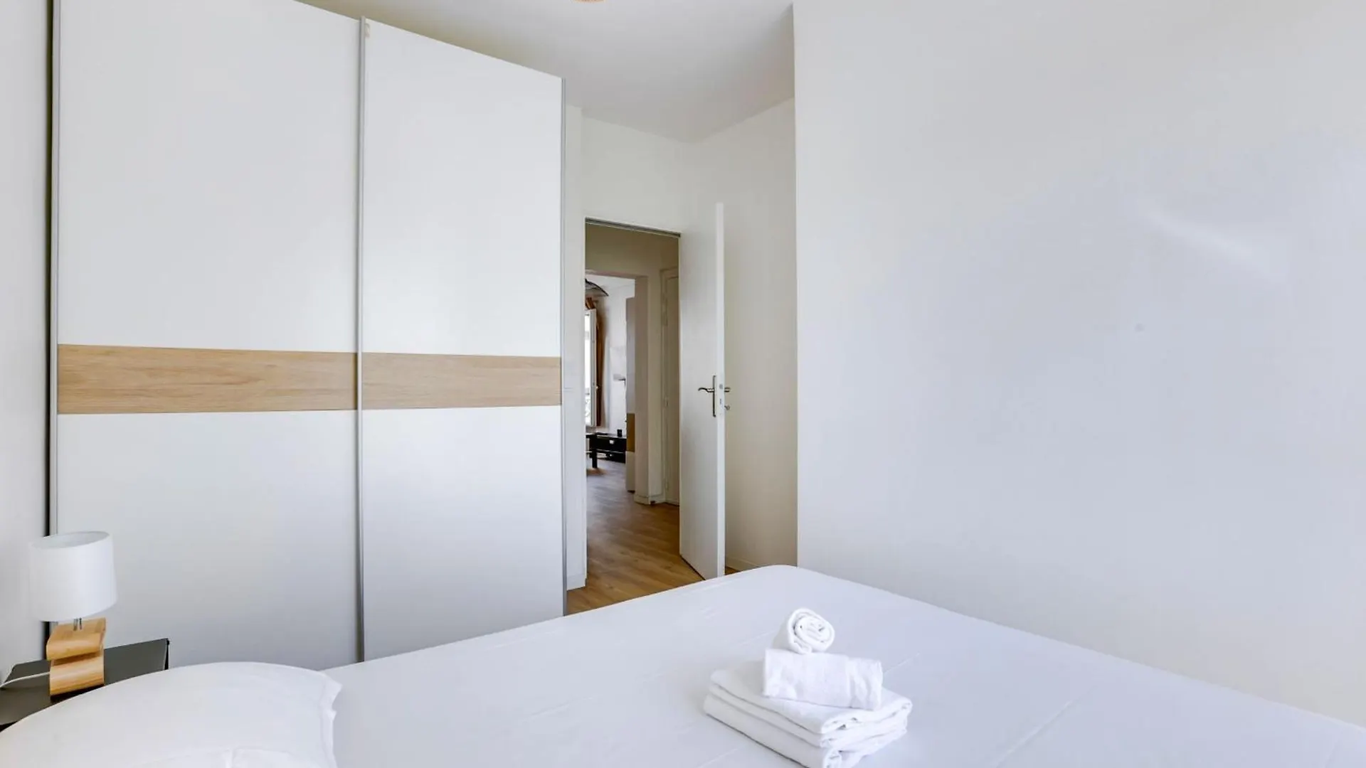 Montmartre & Sacre-Coeur - 2Br - Cityapartmentstay Paryż Apartament