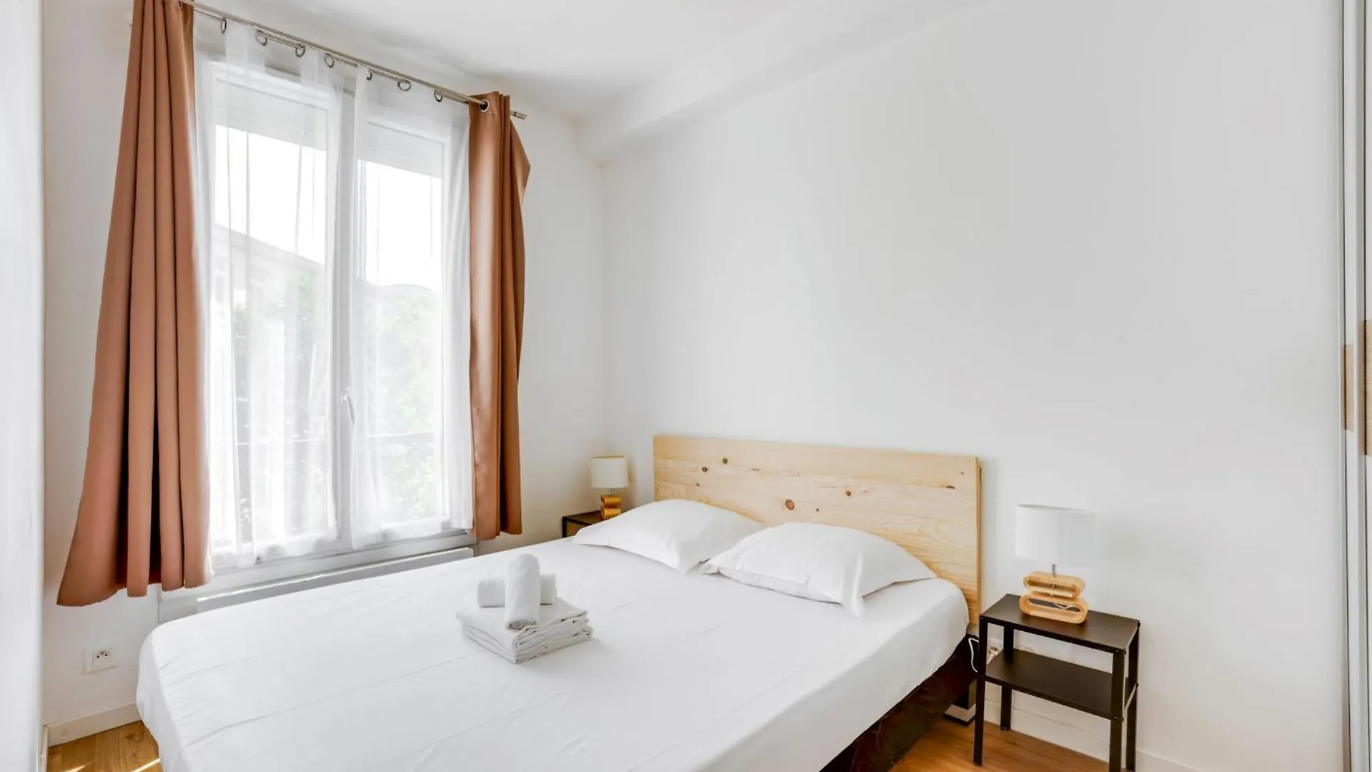 Montmartre & Sacre-Coeur - 2Br - Cityapartmentstay Paryż Apartament